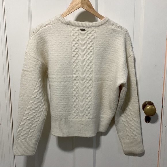 Guess Alma Cable Sweater. NEVER WORN WITH TAG! - Picture 2 of 3